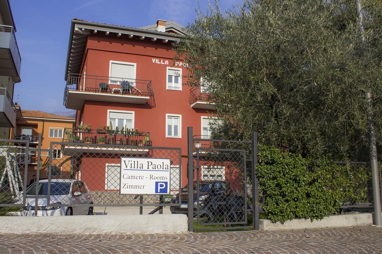 Villa Paola B&B Torbole Sul Garda Exteriör bild